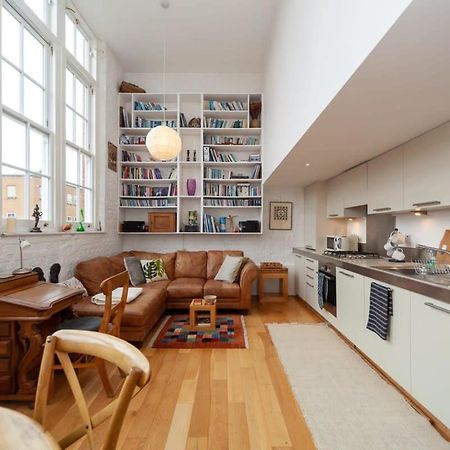 Charming 1 Bedroom Apartment In Old School House Лондон Экстерьер фото