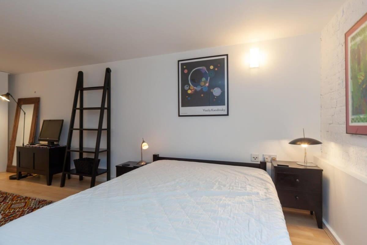 Charming 1 Bedroom Apartment In Old School House Лондон Экстерьер фото